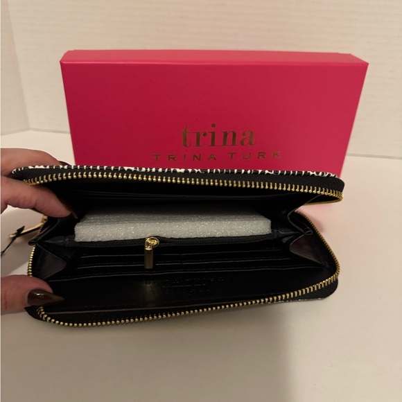 All around zip. Long wallet. NWT. Giftable Box. Plenty of room. - Picture 3 of 4